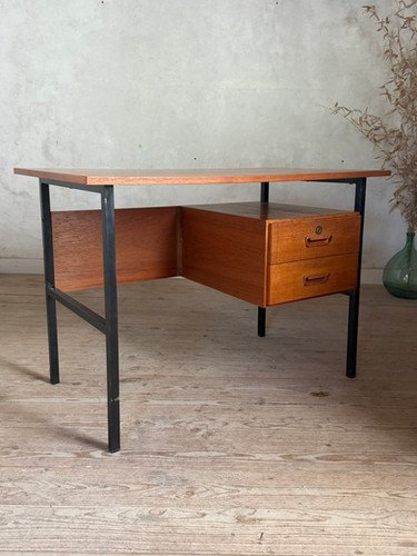 Vintage modernist teak Desk – Metal (photo 2 of 20)