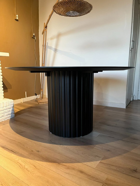 Image 1 of HKliving Pillar round dining table Ø140 cm – black – design