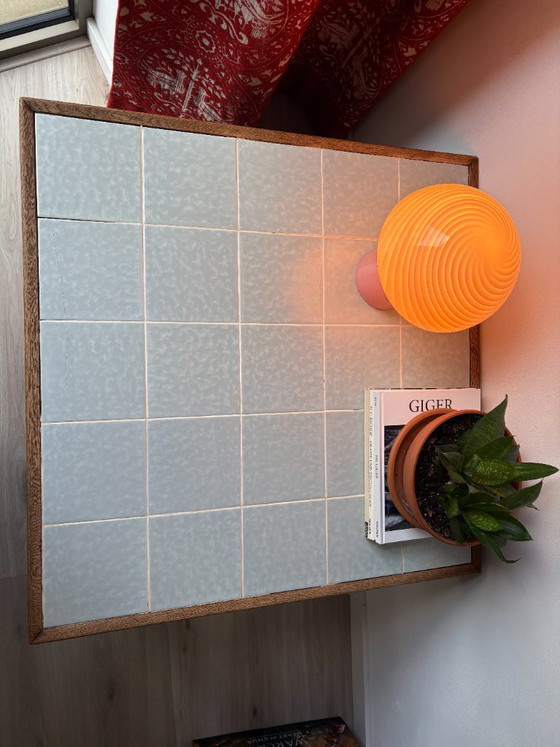 Houten bijzettafel met tegelblad, Keramiek, Bruin, Vintage (foto 2 van 7)