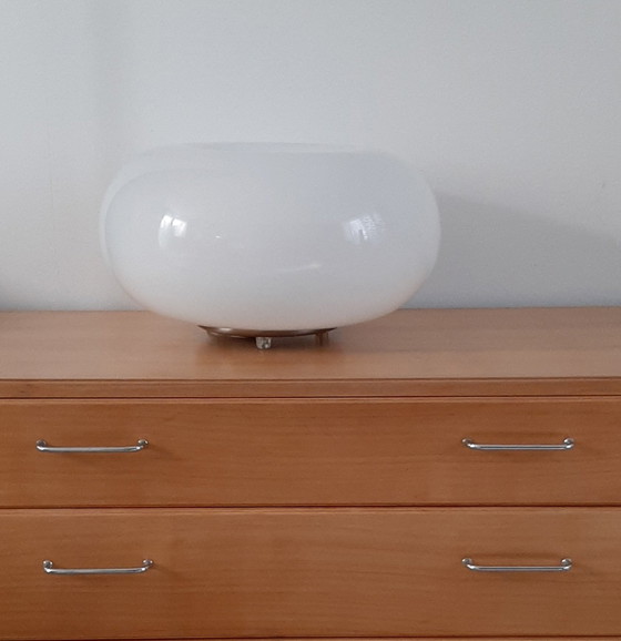 Image 1 of Tafellamp van opalineglas