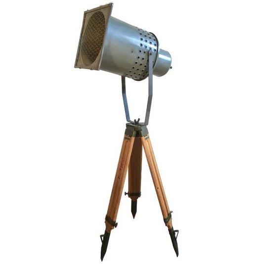 Grande faretto grigio vintage su treppiede in legno, anni '60
