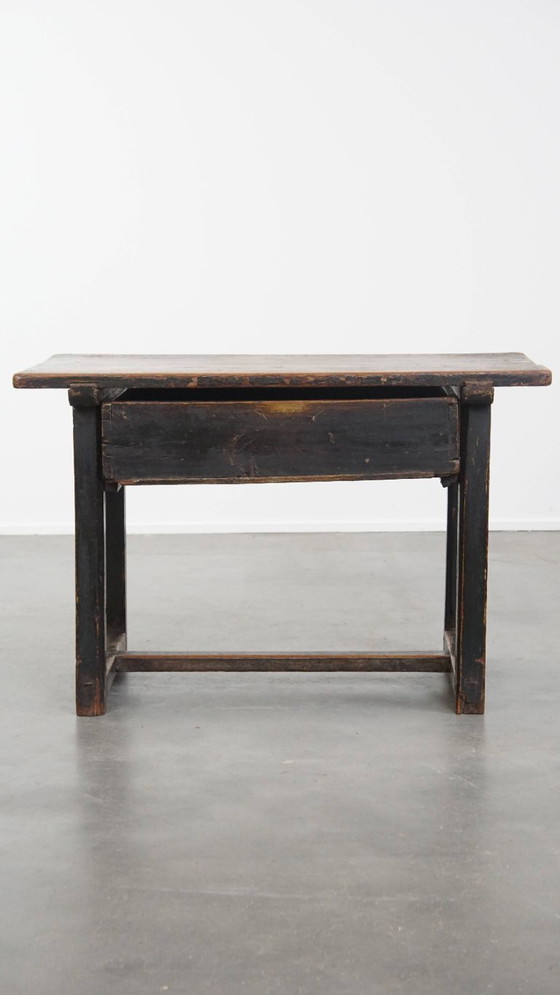 Image 1 of Mesa auxiliar española antigua de finales del siglo XVIII con cajón.