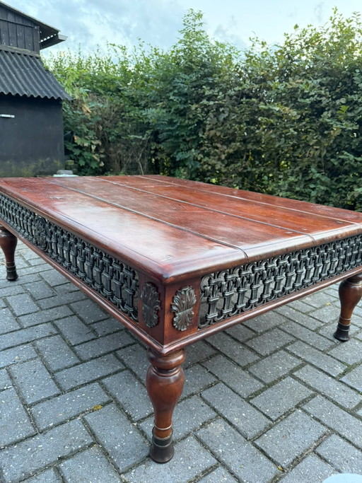 Mesa de centro angloindia hecha a mano por Theodore Alexander – Modelo 5100-307 – salontafels, Wood (photo 2 of 6)