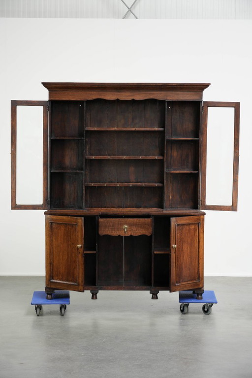 Wunderschöner antiker englischer Buffetschrank aus dem 18. Jahrhundert aus Eichenholz mit Originalglas und (photo 2 of 10)