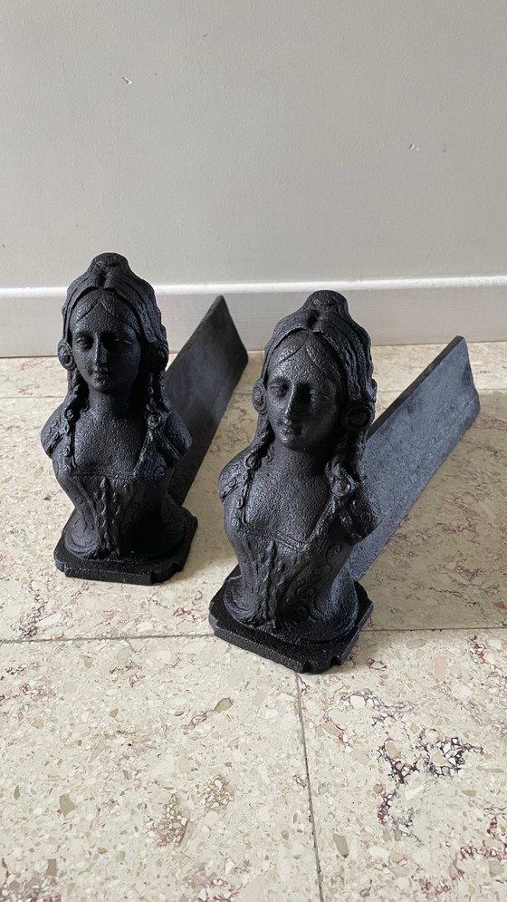 Image 1 of Perros de bomberos de hierro fundido antiguos para apartamentos