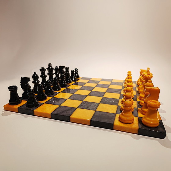 Image 1 of Juego de ajedrez de los años 70 en alabastro italiano de Volterra tallado a mano