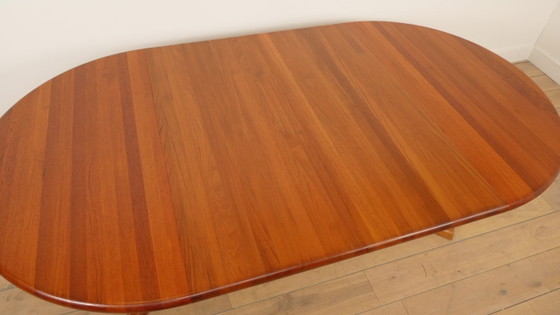 Vintage Extendable Round Dining Table | Dyrlund | Solid Teak | Danish | – Wood (photo 7 of 11)