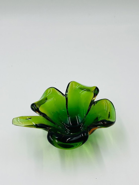 Image 1 of Coupe biomorphique en verre de Murano attribuée à Flavio Poli