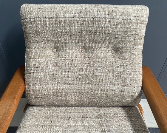 Image 1 of Fauteuil des années 1970 de la marque Dyrlund Denmark, avec un bon revêtement d'origine.