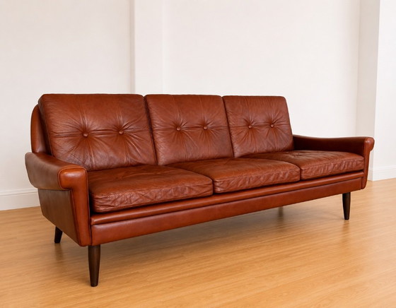 SVEND SKIPPER 3 PERSON SOFA IN CHESTNUT BROWN LEATHER 1960,s – 3-5 seaters (photo 2 of 9)