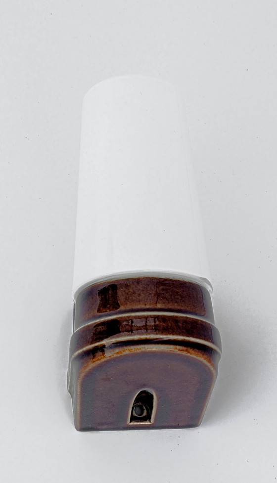 Image 1 of  Modell 6080 Wandleuchte aus braunem Porzellan von Sigvard Bernadotte für Ifö – 1960er Jahre