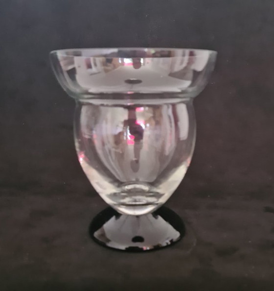Image 1 of Vase auf schwarzem Sockel. Kristalunie Maastricht. Entwerfer: W.J. Rozendaal