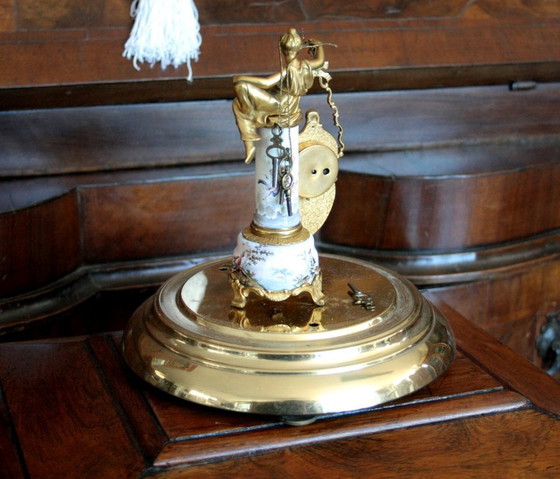 Image 1 of Orologio da tavolo antico del XIX secolo in bronzo dorato e smalto, Austria