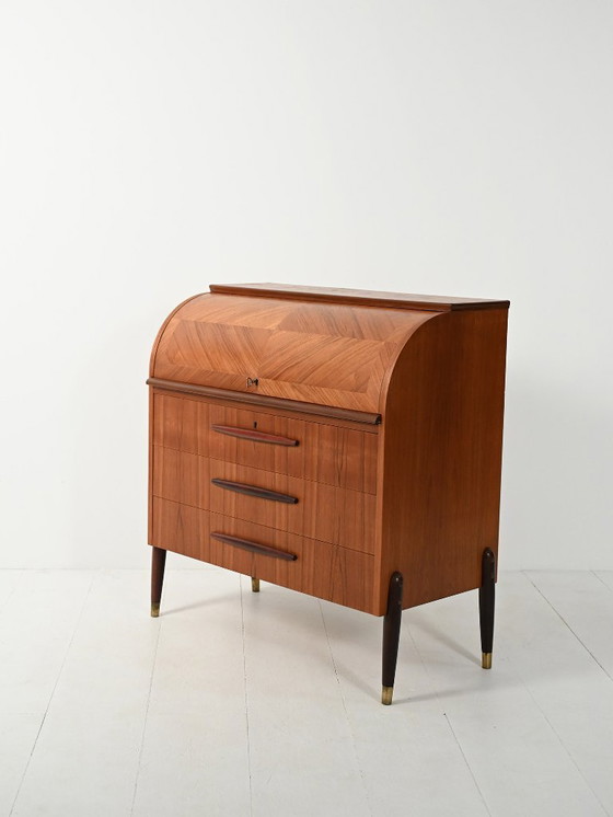 Image 1 of Secrétaire scandinavo in teak degli anni '50 con maniglie scolpite allungate