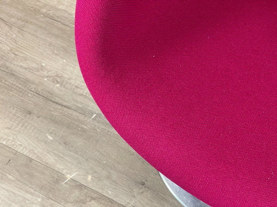 Artifort Little Tulip Purple – Chairs and lounge chairs, Metal, Textile (photo 10 of 15)
