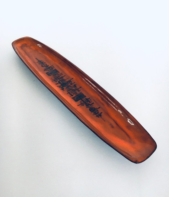 Image 1 of Plat en céramique d'art en forme de planche de surf, créé par Sanchez pour Perignem Studios, Belgique, années 1960