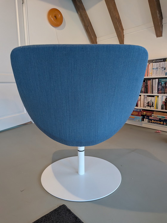 Image 1 of Lapalma Auki lounge chair with disc base