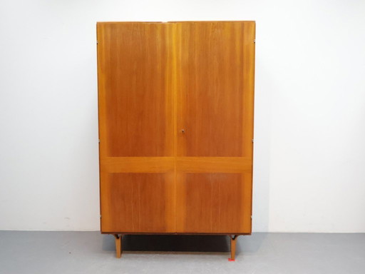 Vintage kledingkast 2 deurs Frantisêk Mezulanik
