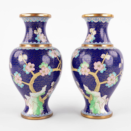 2 jarrones de bronce cloisonné