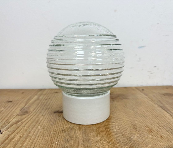 Image 1 of Vintage witte porseleinen plafondlamp met geribbeld glas, jaren 70