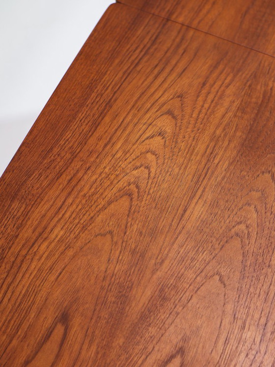 Image 1 of Tocador danés antiguo de teca de la década de 1960.