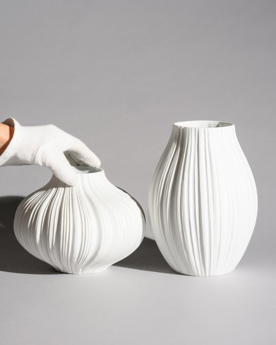 Image 1 of Martin Freyer para Rosenthal "Plissée" Bisque Porcelain Vase Duo, Alemania 1968