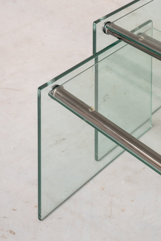 Image 1 of Tables gigognes en verre des années 1970