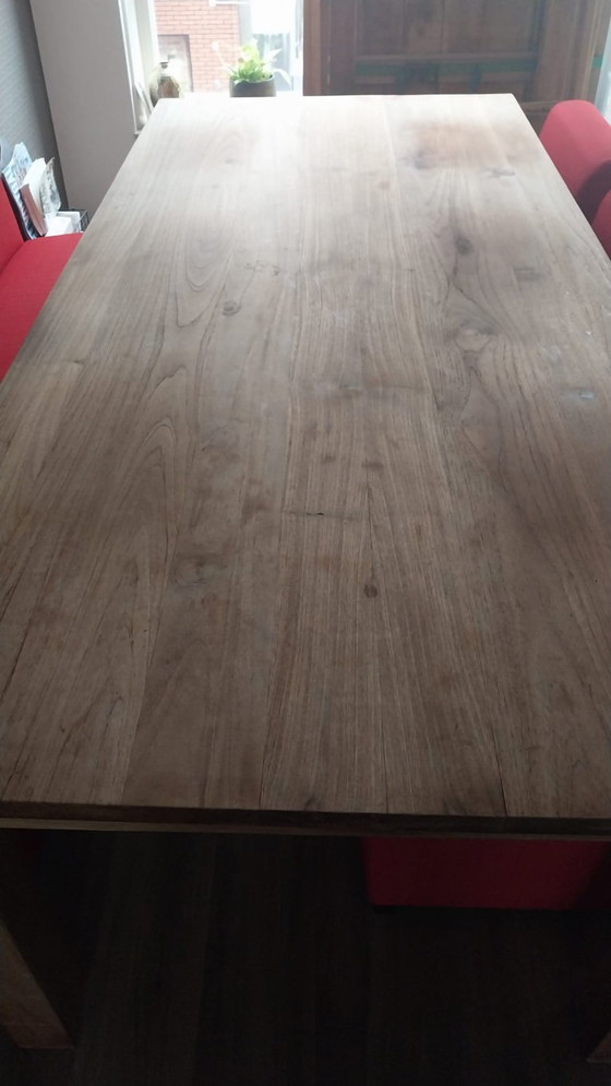 Mesa de comedor robusta de teca (220x100x79 cm) Incluye banco (180x63x84 cm) y sillas (50x63x84 cm) (photo 4 of 10)