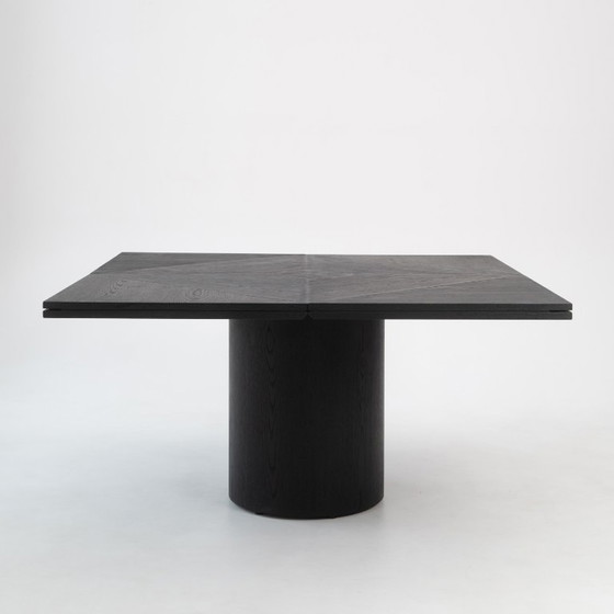 Image 1 of Table ronde/carrée de style Bauhaus en chêne noir