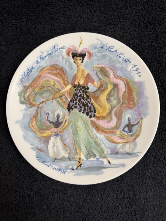 Image 1 of Raro juego completo de platos decorativos de Limoges Les Femmes du Siècle | década de 1970