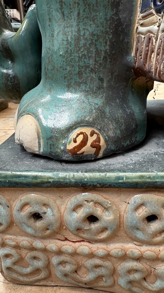Paire de grands sièges de jardin en céramique émaillée chinoise en forme d'éléphant – Tables d'appoint (photo 5 of 12)