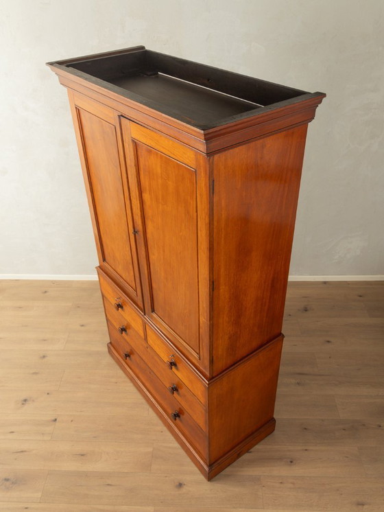 Image 1 of Armoire à linge des années 1840, meuble de buanderie, vintage