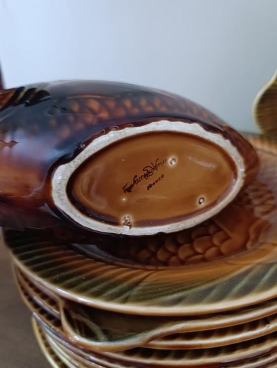 Image 1 of Service assiettes poissons et saucière de Sarreguemines France, 1950