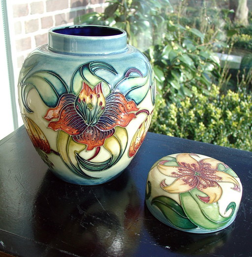 Pot à gingembre Moorcroft Série Anna