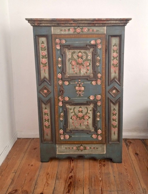 Antieke blauwe, handbeschilderde kleine alpine kledingkast, circa 1810-1820. – kledingkasten, Wood (photo 2 of 12)