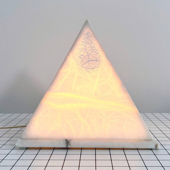 Image 1 of Lampada da tavolo a piramide di marmo, anni '80