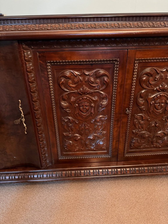 Image 1 of Stijlvol klassiek dressoir/jachtdressoir