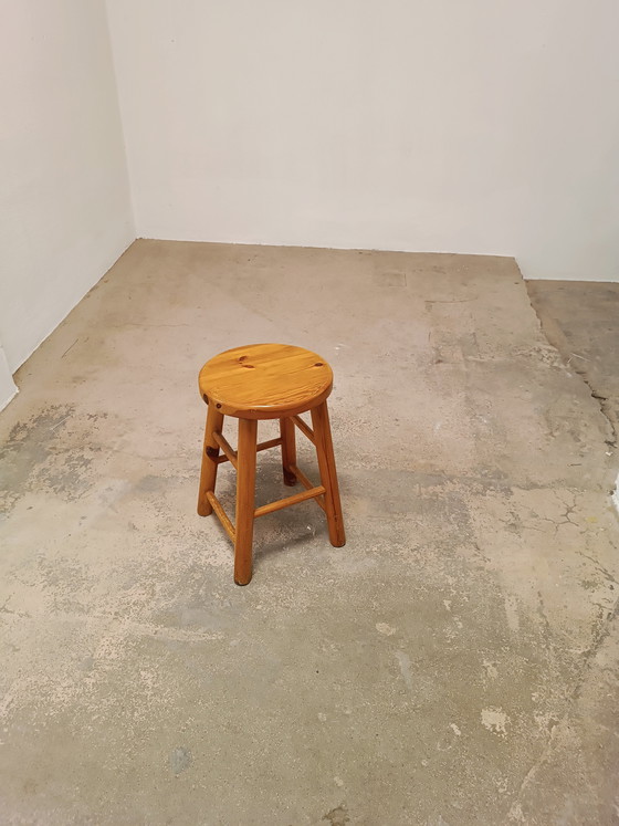 Image 1 of Sgabello vintage in legno massello di pino