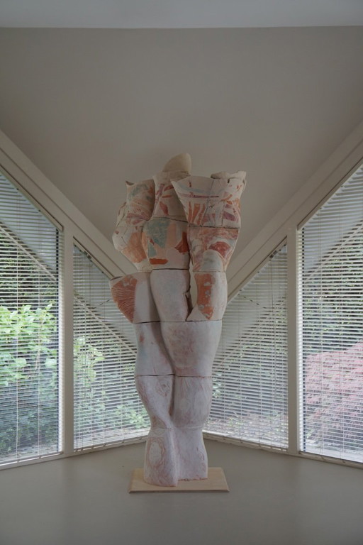 ultima scultura in ceramica disponibile di Annemarie Gouverne