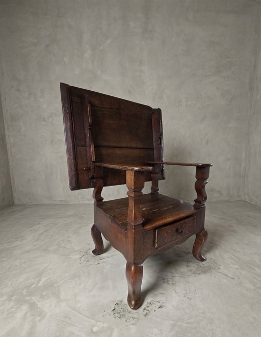 Mönchsstuhl-Tisch 1700-1750