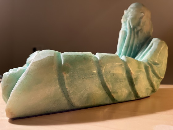 Image 1 of Sculpture décorative en albâtre d'Asie "Empty Pocket" (poche vide)