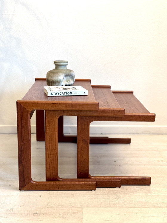 Image 1 of Tables d'appoint vintage en teck des années 1960
