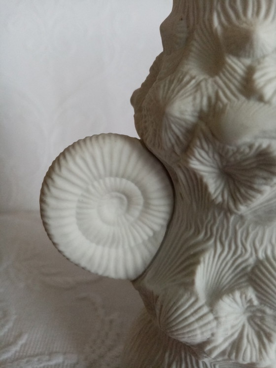 Image 1 of Vaso decorativo fossile "Kaiser" in porcellana biscuit anni '60 (21,50 cm)