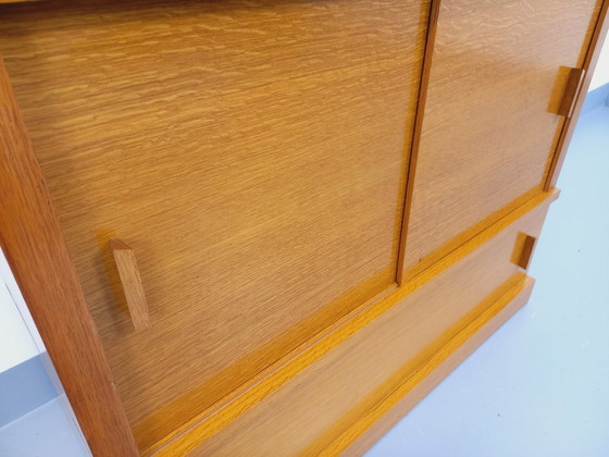 Image 1 of Librería antigua de madera de roble de la década de 1960.