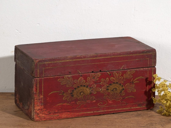 Cassa rossa antica con dettagli floreali (c.1900) #44 – Vetrine (photo 2 of 37)