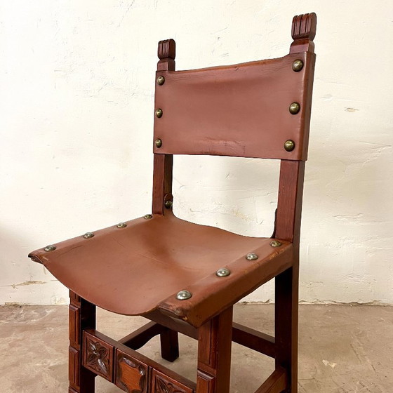 Image 1 of Spanish chair in leather and carved wood, 1950s/60s