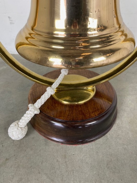 Image 1 of Campana della nave cisterna Amastra 1958