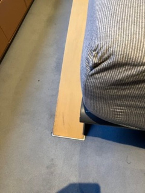 Cama de matrimonio de madera con almohadas cilíndricas grises, Camas de matrimonio, Textil, Beige, Modern (foto 4 de 5)