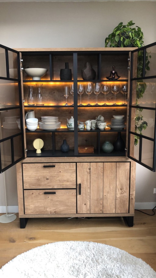 For sale: new Hendes and Hazel display cabinet