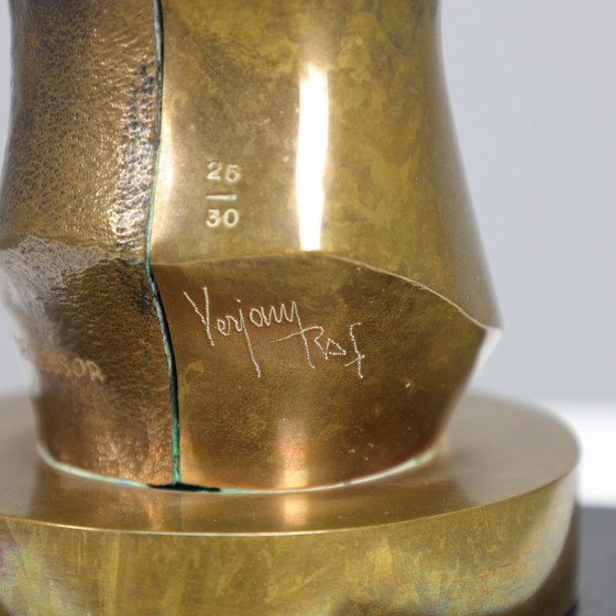 Image 1 of Scultura "Homo Decessor" di Raf Verjans